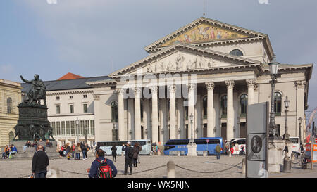 National theater munish odeons square Denkmal Säulen Nationaltheater Stockfoto