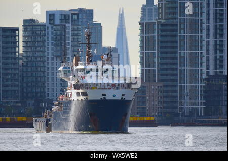 NLV Pharos unterhält Leuchttürme und Bojen vor allem rund um das Wappen von Schottland. Sie wird dargestellt, bei ihrem Besuch in London für den Versand. Stockfoto