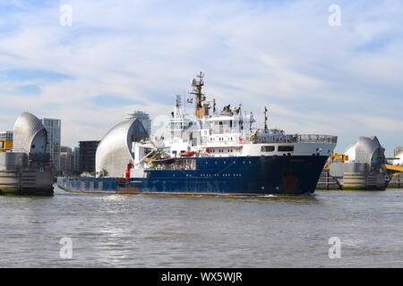 NLV Pharos unterhält Leuchttürme und Bojen vor allem rund um das Wappen von Schottland. Sie wird dargestellt, bei ihrem Besuch in London für den Versand. Stockfoto