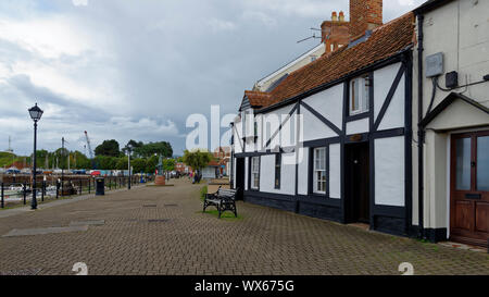 Sturm Licht über die Esplanade; Watchet Hafen, Somerset, Großbritannien Stockfoto