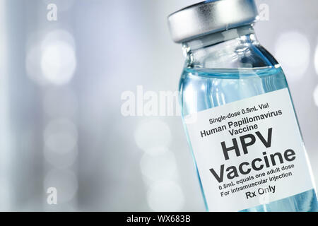 Kleine Droge Durchstechflasche mit HPV-Impfstoff Stockfoto