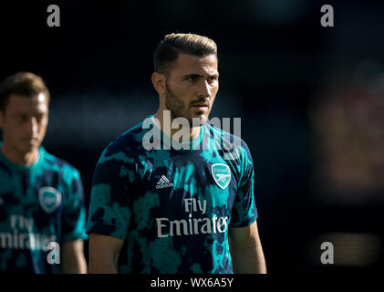 Sead Kolašinac von Arsenal pre Match beim Premier League Spiel zwischen Watford und Arsenal an der Vicarage Road, Watford, England am 16. September 201 Stockfoto