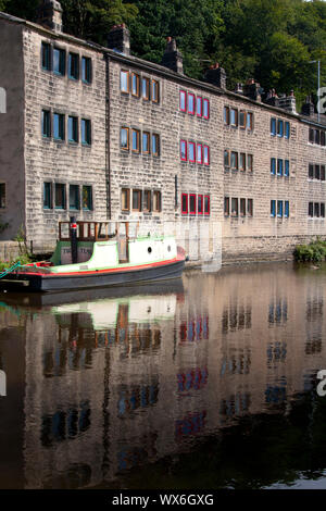 Die textilfabrik Stadt Hebden Bridge von der Rochdale Canal, Obere Calder Valley, South Pennines, Halifax, West Yorkshire, England Stockfoto