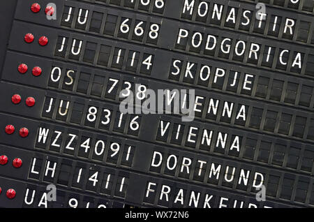 Detail der mechanischen Fahrplan Flughafen board Stockfoto