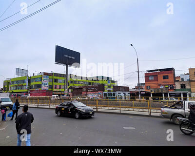 Caqueta Schuhmarkt in Lima Peru, auch Obst- und Fleischmarkt Stockfoto