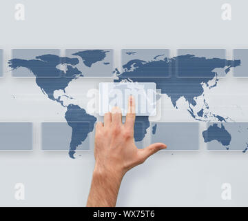 Hand, die viele auf der Welt als Kartenhintergrund digitale Box auswählen Stockfoto