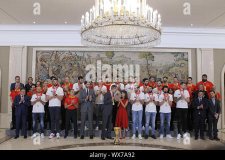 Madrid, Madrid, Spanien. 16 Sep, 2019. König Felipe VI. von Spanien, der Königin Letizia von Spanien nimmt Publikum für die National Basketball Team der FIBA Weltmeisterschaft 2019 im Zarzuela Palast am 16. September 2019 in Madrid, Spanien Credit: Jack Abuin/ZUMA Draht/Alamy leben Nachrichten Stockfoto