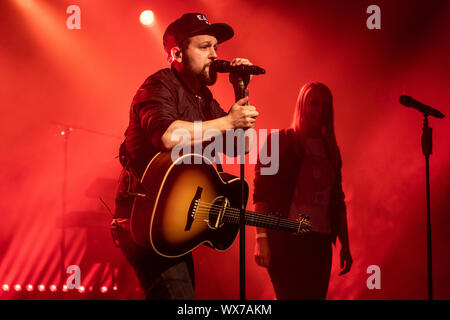 Die Schweizer Mundart band Halunke leben in der schüür Luzern Stockfoto