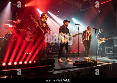 Die Schweizer Mundart band Halunke leben in der schüür Luzern Stockfoto