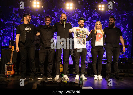 Die Schweizer Mundart band Halunke leben in der schüür Luzern Stockfoto