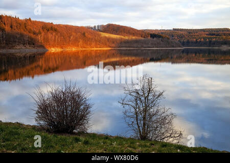 Stausee Versetalsperre au Sonnenuntergang, Lüdenscheid, Sauerland, Deutschland, Europa Stockfoto