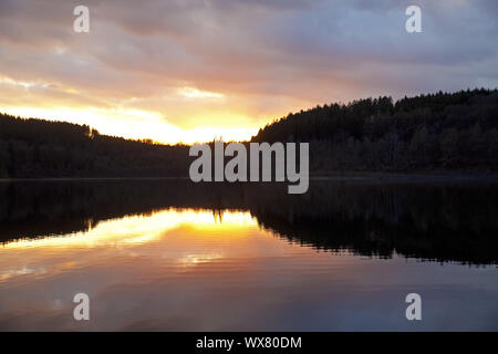 Stausee Versetalsperre au Sonnenuntergang, Lüdenscheid, Sauerland, Deutschland, Europa Stockfoto