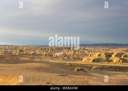 Xinjiang windige Stadt im Sonnenuntergang Stockfoto