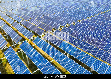 Luftaufnahme von Solarzellen Stockfoto