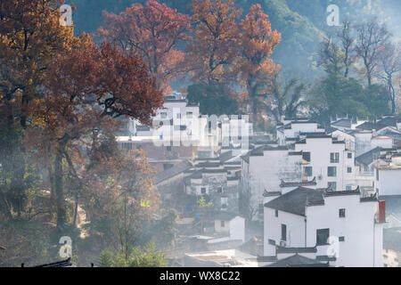 Shicheng Dorf im späten Herbst Stockfoto