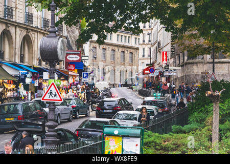 PARIS, Frankreich, 02. Oktober 2018: die Straßen von Montmartre Viertel in Paris. Einer der schönsten Teile der Stadt Stockfoto