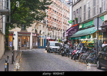 PARIS, Frankreich, 02. Oktober 2018: die Straßen von Montmartre Viertel in Paris. Einer der schönsten Teile der Stadt Stockfoto