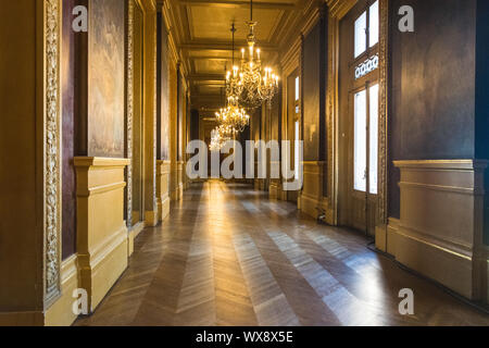 PARIS, Frankreich, 02. Oktober 2018: Die berühmten Oper Garnier und Nationale Akademie der Musik. Stockfoto