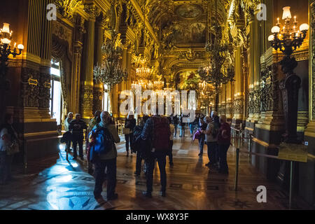 PARIS, Frankreich, 02. Oktober 2018: Die berühmten Oper Garnier und Nationale Akademie der Musik. Stockfoto