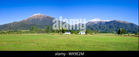 Mount Taylor und Mount Hutt Landschaft im Süden von Neuseeland Stockfoto