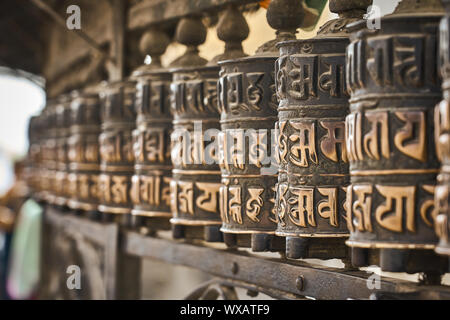 Buddhistisches Gebet Mühlen in Nepal Stockfoto