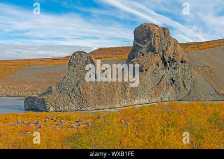 Dramatische vulkanischen Formationen unter den Farben des Herbstes in Hljodaklettar National Park im Norden von Island Stockfoto