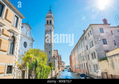 Campanile der Kirche San Giorgio dei Greci in Venedig Stockfoto