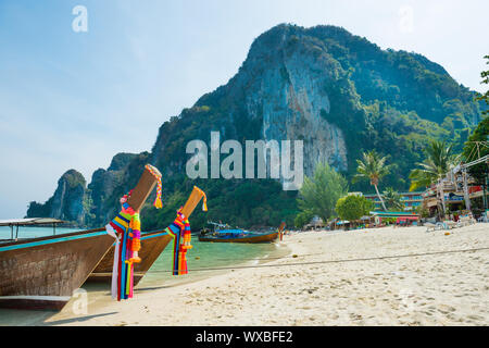 Traditionelle Boote am Strand Stockfoto