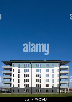 Stadthaus an einem sonnigen Tag im Sommer Stockfoto
