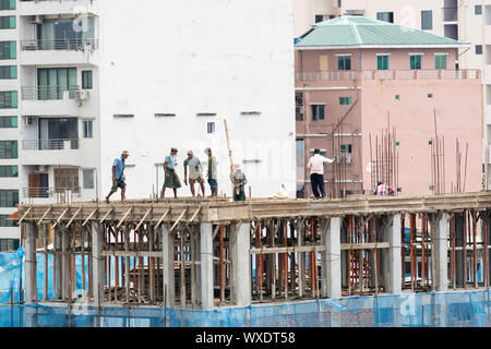 Die Bauarbeiten in der Innenstadt von Stadt Yangon, Myanmar Stockfoto