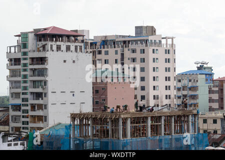 Die Bauarbeiten in der Innenstadt von Stadt Yangon, Myanmar Stockfoto