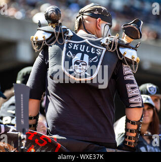 RingCentral Kolosseum Oakland, Calif, USA. 15 Sep, 2019. Usa Oakland Raiders Fans während der NFL Football Spiel zwischen Kansas City Chiefs und die Oakland Raiders 10-28 an RingCentral Kolosseum Oakland, Calif. Thurman James/CSM/Alamy Leben Nachrichten verloren Stockfoto