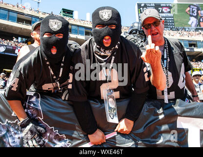 RingCentral Kolosseum Oakland, Calif, USA. 15 Sep, 2019. Usa Oakland Raiders Fans während der NFL Football Spiel zwischen Kansas City Chiefs und die Oakland Raiders 10-28 an RingCentral Kolosseum Oakland, Calif. Thurman James/CSM/Alamy Leben Nachrichten verloren Stockfoto