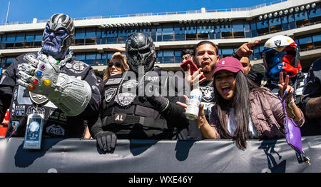 RingCentral Kolosseum Oakland, Calif, USA. 15 Sep, 2019. Usa Oakland Raiders Fans während der NFL Football Spiel zwischen Kansas City Chiefs und die Oakland Raiders 10-28 an RingCentral Kolosseum Oakland, Calif. Thurman James/CSM/Alamy Leben Nachrichten verloren Stockfoto