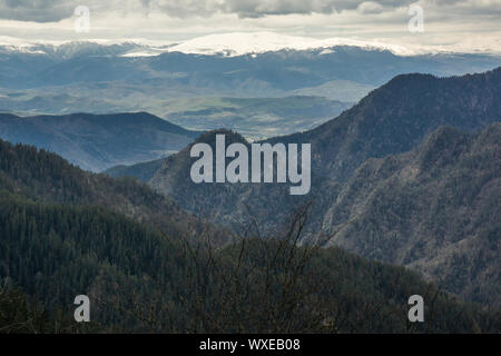 Gebirgszug in borjomi Nationalpark Stockfoto