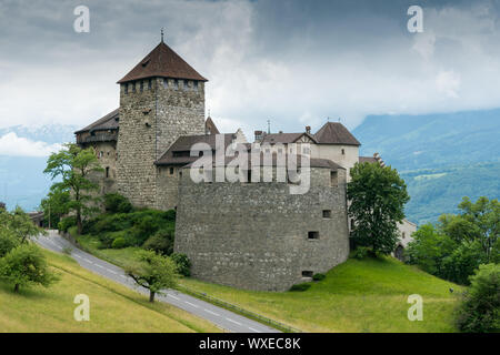 Vaduz, FL/Liechtenstein - 16. Juni 2019: Blick auf das historische Schloss Vaduz in Liechtenstein. Stockfoto