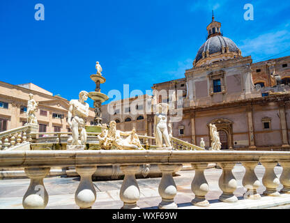 Piazza Pretoria und die Praetorian Brunnen in Palermo, Sizilien, Italien. Stockfoto