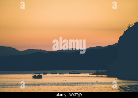 Sonnenuntergang über der wunderschönen See von Ohrid Stockfoto