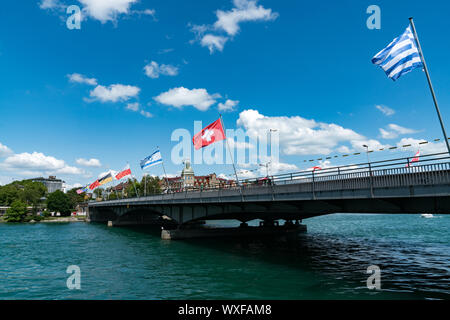 Ansicht der Sternenplatz Brücke über den Rhein zwischen den beiden Seiten der Konstanz Stockfoto