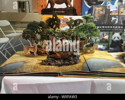 Peking, Peking, China. 17 Sep, 2019. Peking, China - National Agricultural Exhibition Hall, 2019 Beijing International Design Week Design Expo. Fast tausend kulturellen und kreativen Aktivitäten wurden im Rahmen der Expo statt, die die Region Beijing-Tianjin-Provinz Hebei. Nach Berichten, dieses Design Woche weiterhin auf intelligente das Konzept der "Stadt des Design Capital'' halten, mit dem Thema "industrial Initiative 'Credit: SIPA Asien/ZUMA Draht/Alamy leben Nachrichten Stockfoto