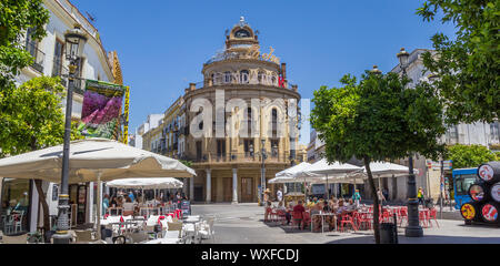 Panorama der Gallo Azul Gebäude in Jerez de la Frontera, Spanien Stockfoto