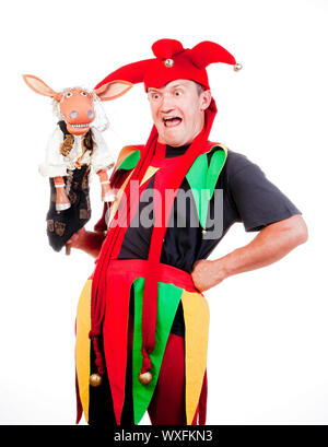 Jester - unterhaltsam Figur in der typischen Tracht mit Puppe Stockfoto