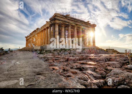 Athen - Parthenon auf der Akropolis bei Sonnenaufgang in Griechenland Stockfoto