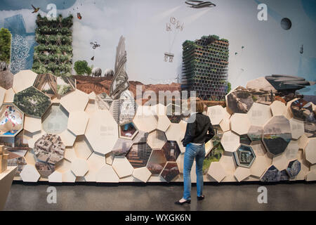 Berlin, Deutschland. 14 Aug, 2019. Blick in die Ausstellung, Event- und experimentelles Forum Futurium. Quelle: Jörg Carstensen/dpa/Alamy leben Nachrichten Stockfoto