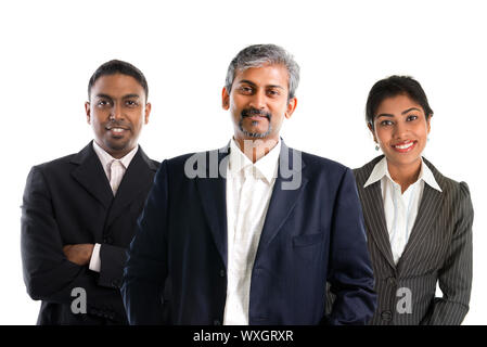 Indische Business Team. Asiatische Indische Geschäftsleute und Geschäftsfrau in Gruppe isoliert auf Weiss. Teamwork Konzept. Gut aussehende indische Modell. Stockfoto