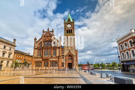 Die Guildhall in Londonderry/Derry, Nordirland Stockfoto