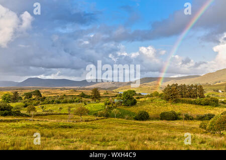 Regenbogen über der Glenveagh National Park, County Donegal, Irland Stockfoto