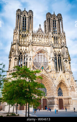 Bild von der Kathedrale Notre Dame in der Stadt Reims in Frankreich. Stockfoto