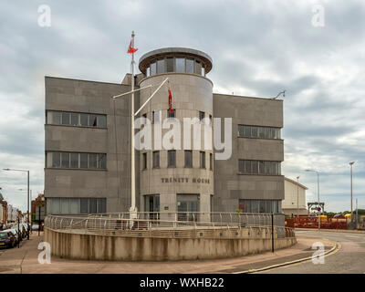 HARWICH, ESSEX, Großbritannien - 12. AUGUST 2018: Außenansicht des Trinity House am Quay Stockfoto