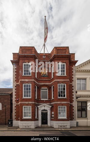 HARWICH, ESSEX, Großbritannien - 12. AUGUST 2018: Außenansicht der Georgian Guild Hall Stockfoto